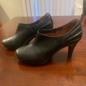 Clark ankle bootie - size 8 1/2